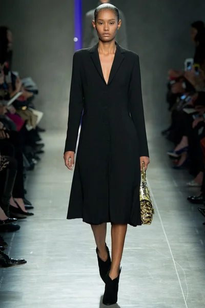 Look 10
